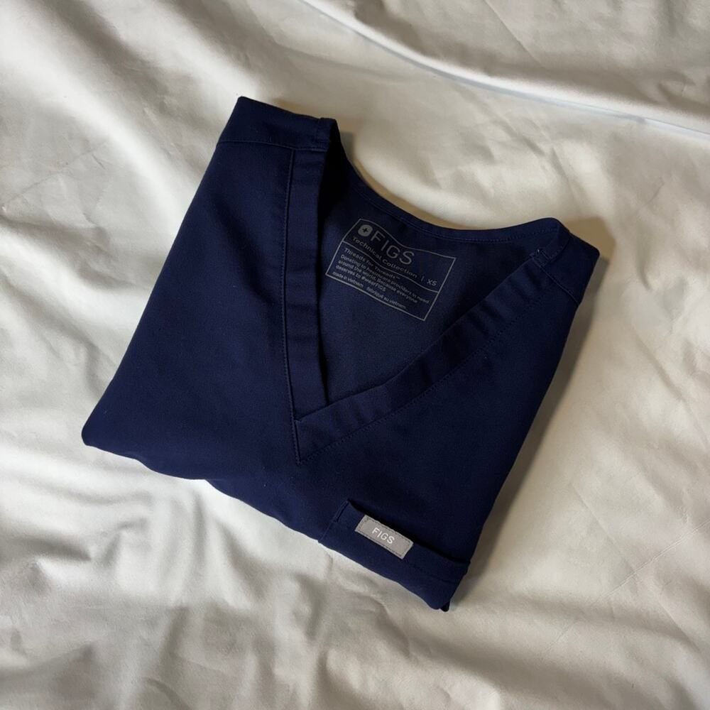 Figs Navy Catarina Scrub Top XS